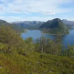 I Rorbu På - Yttersia Senja *