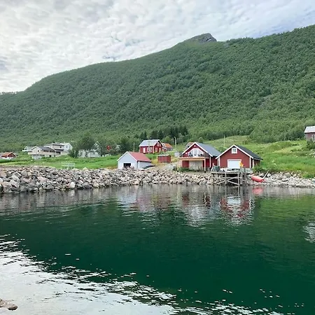Apartment I Rorbu Pa - Yttersia Senja