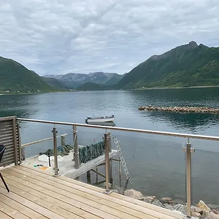 I Rorbu Pa - Yttersia Senja *