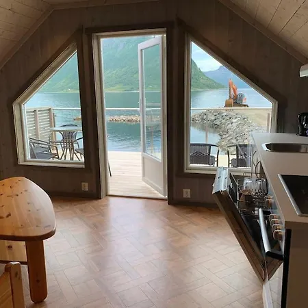 Apartment I Rorbu Pa - Yttersia Senja *