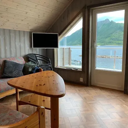Apartment I Rorbu Pa - Yttersia Senja Kaldfarnes