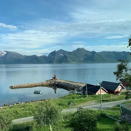 I Rorbu Pa - Yttersia Senja * Kallfarnes
